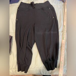 Athleta crops size L